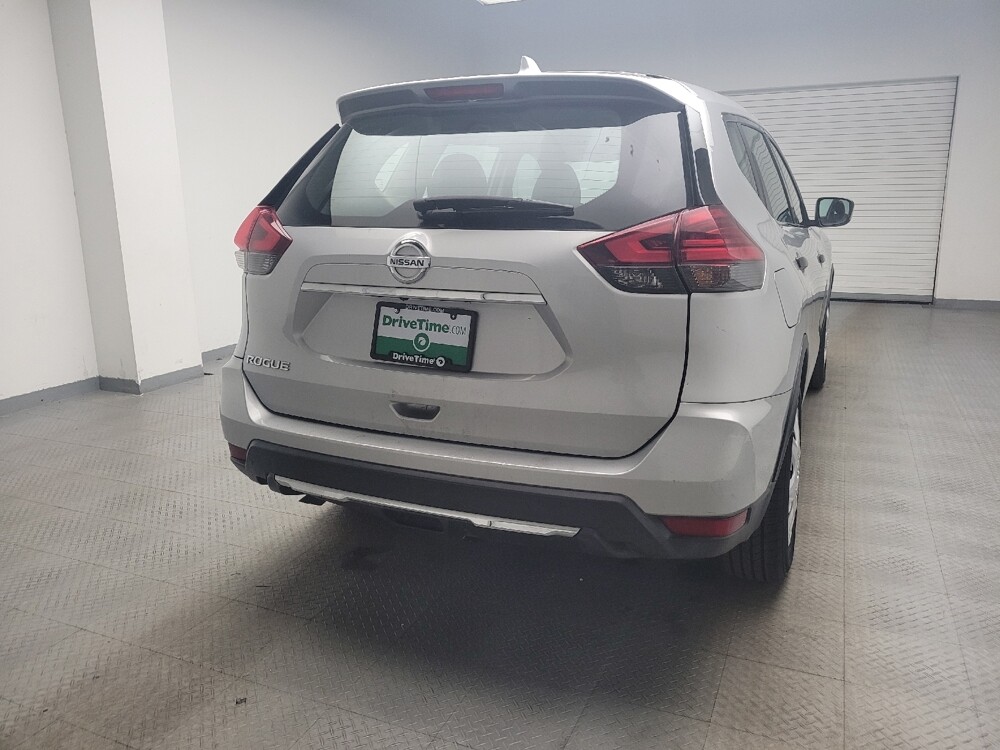2017 Nissan Rogue in Eastpointe, MI 48021 - 18101452 7