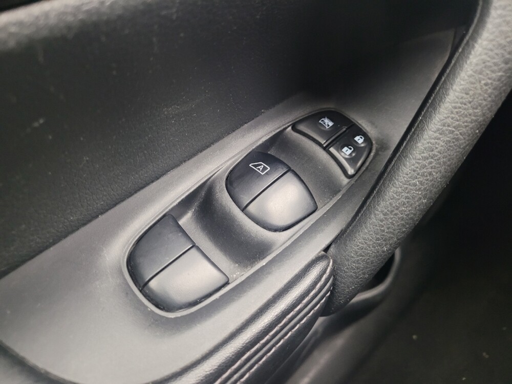 2017 Nissan Rogue in Eastpointe, MI 48021 - 18101452 27