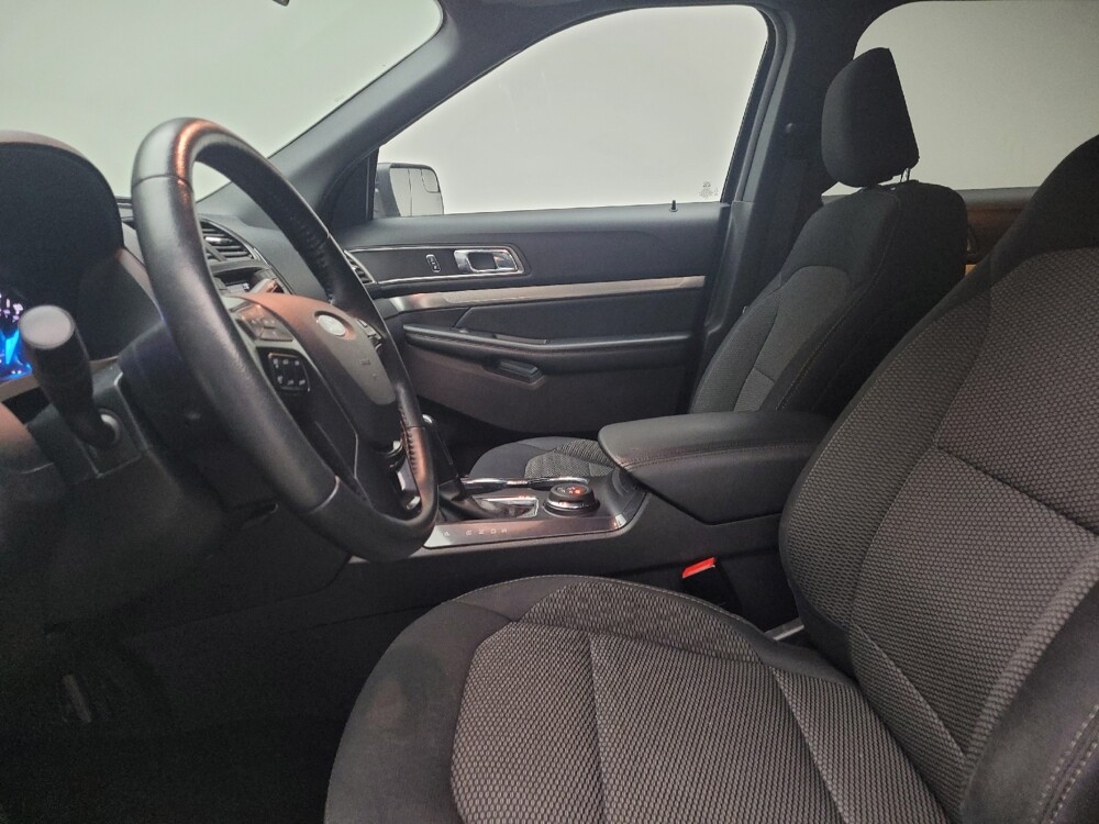 2019 Ford Explorer in Taylor, MI 48180 - 18101453 17