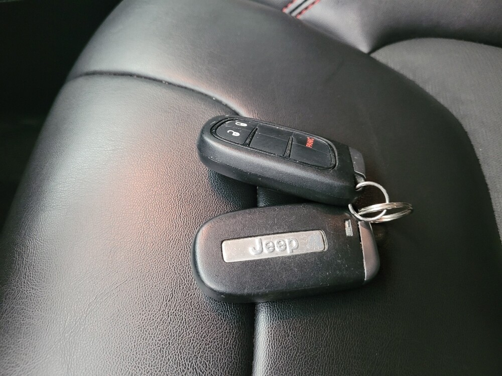 2019 Jeep Cherokee in St. Louis, MO 63125 - 18101454 32