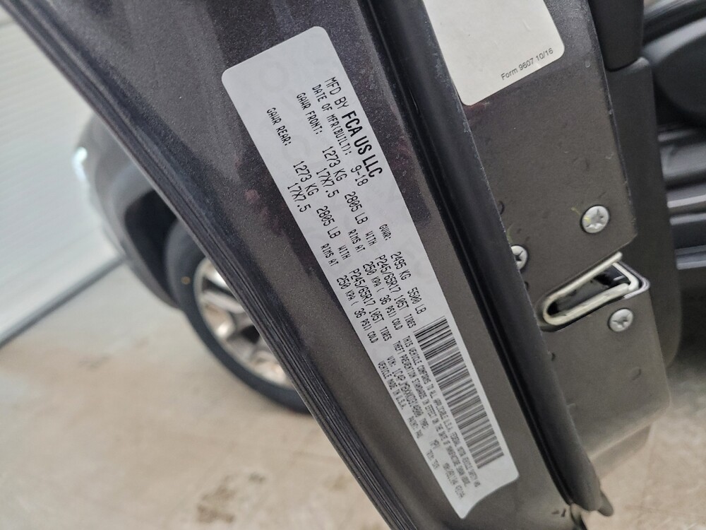 2019 Jeep Cherokee in St. Louis, MO 63125 - 18101454 33