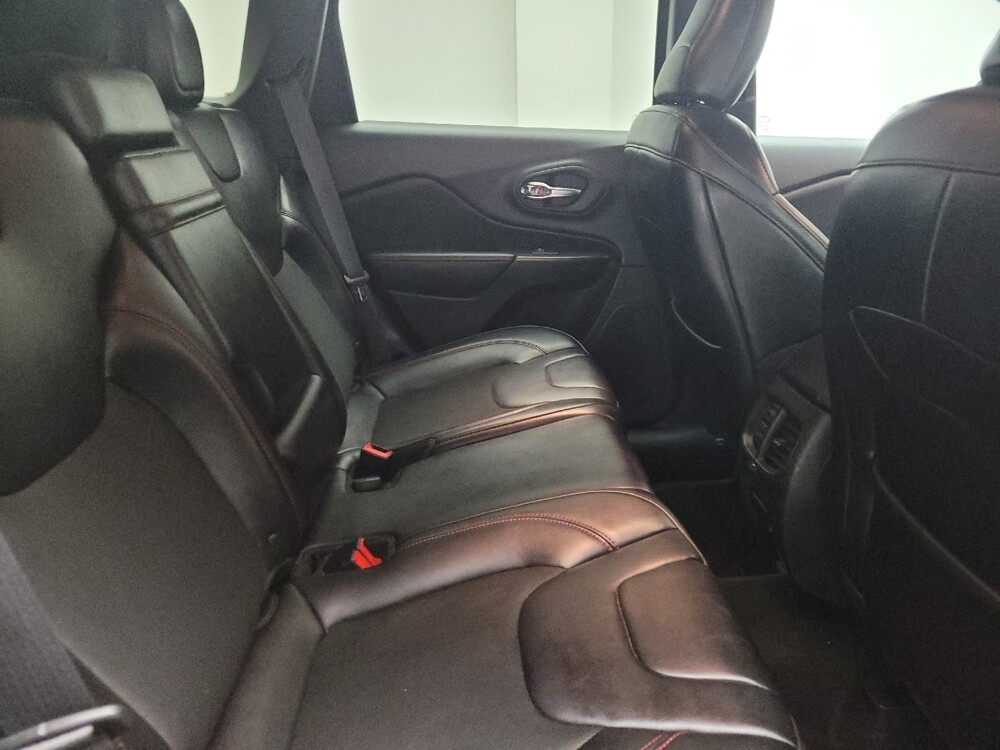 2019 Jeep Cherokee in St. Louis, MO 63125 - 18101454 19