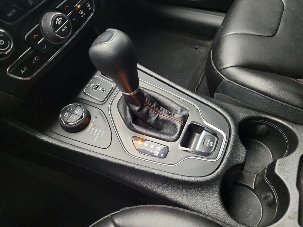 2019 Jeep Cherokee in St. Louis, MO 63125 - 18101454 26