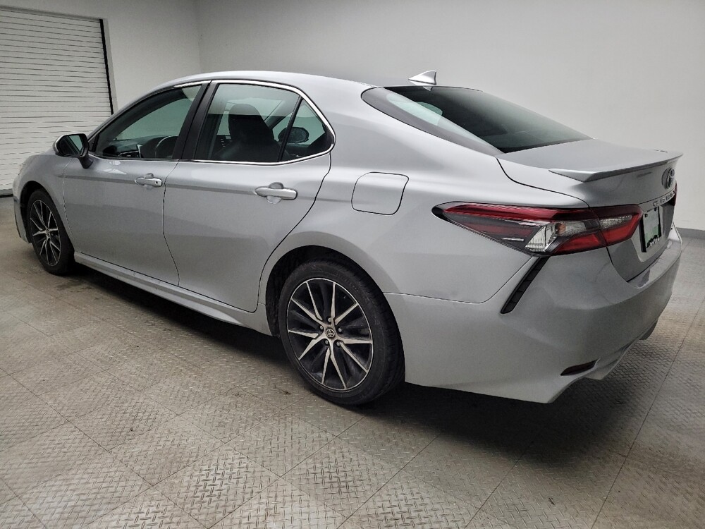 2021 Toyota Camry in St. Louis, MO 63125 - 18101455 3