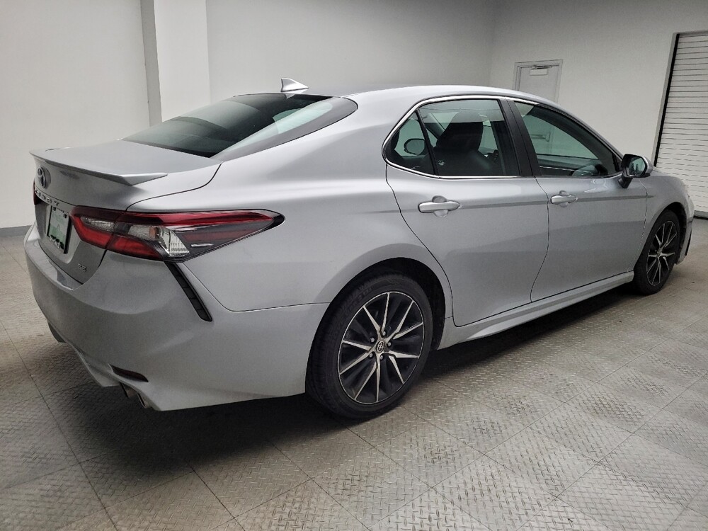 2021 Toyota Camry in St. Louis, MO 63125 - 18101455 10