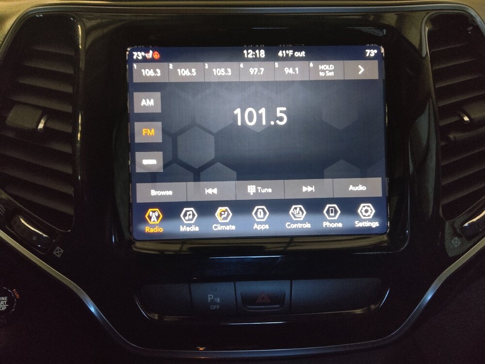 2019 Jeep Cherokee in Tampa, FL 33612 - 18101470 25