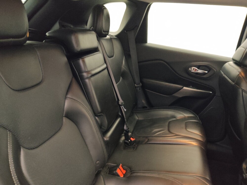 2019 Jeep Cherokee in Tampa, FL 33612 - 18101470 19