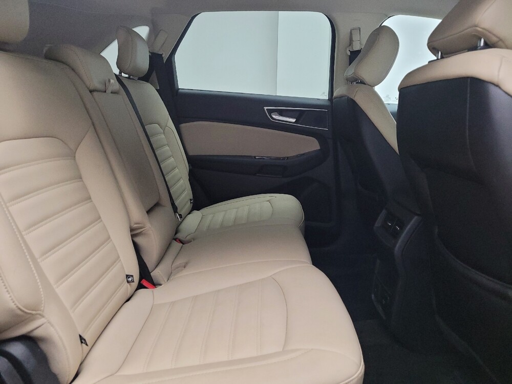 2020 Ford Edge in St. Louis, MO 63125 - 18101477 19