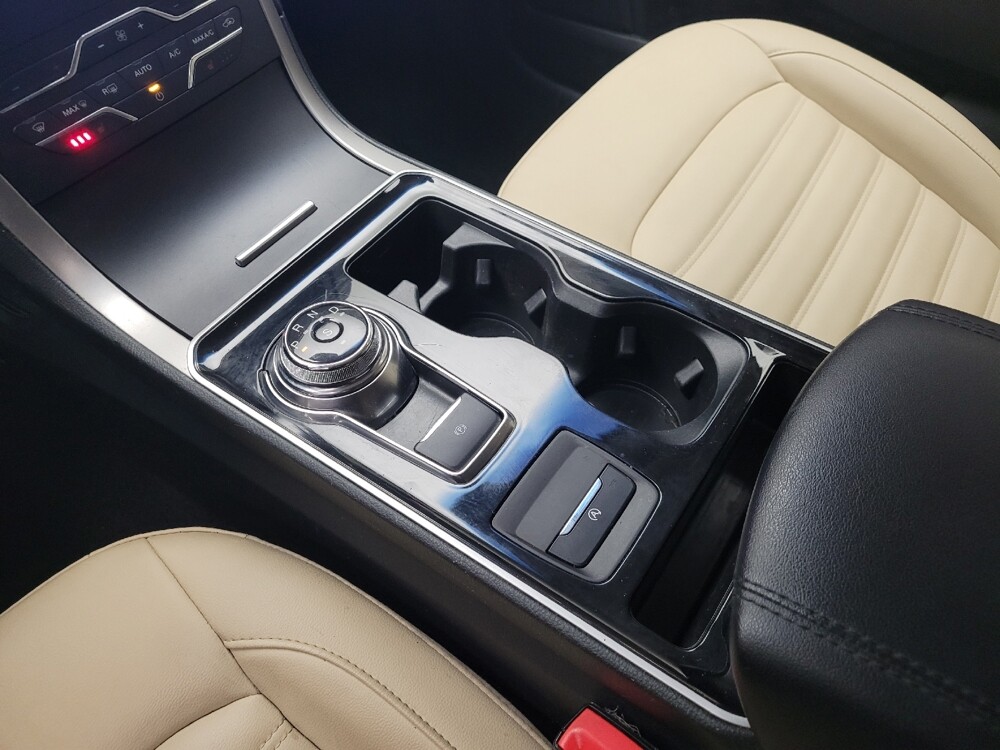 2020 Ford Edge in St. Louis, MO 63125 - 18101477 26