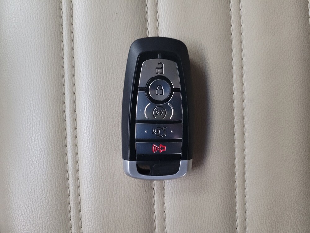 2020 Ford Edge in St. Louis, MO 63125 - 18101477 32