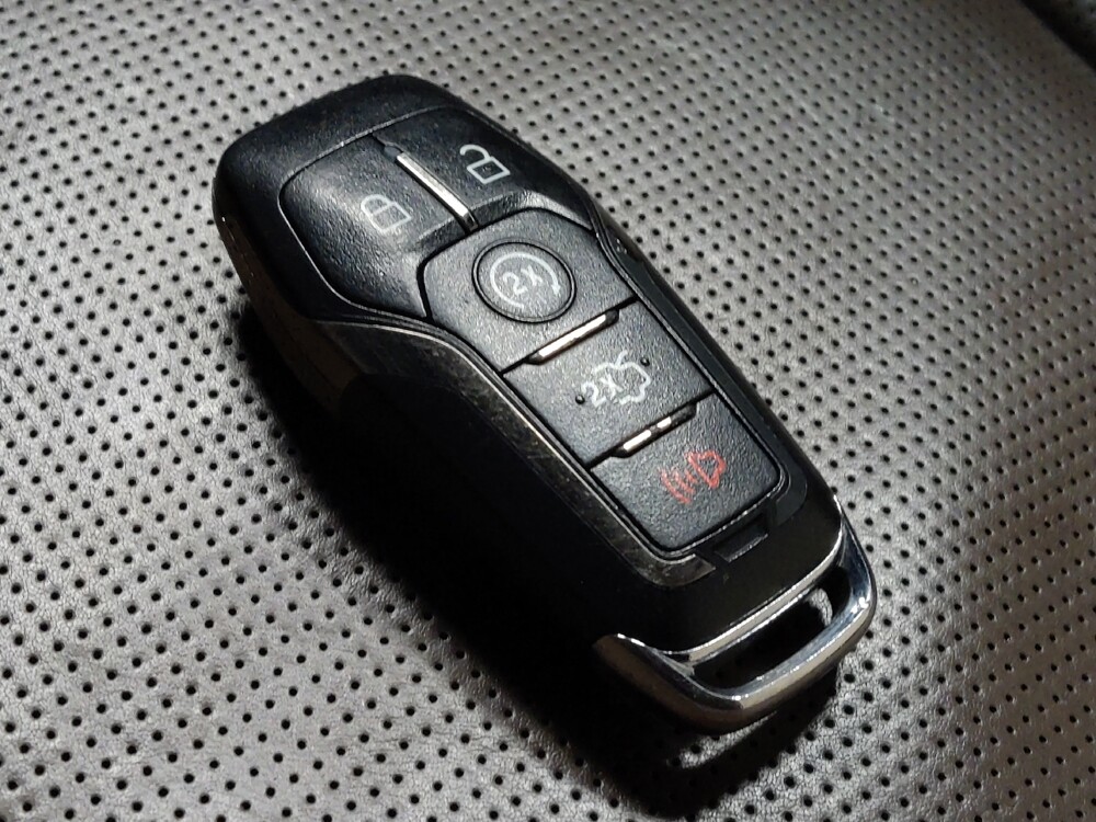 2016 Lincoln MKX in Glendale, AZ 85301 - 18101480 32