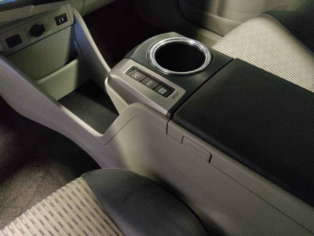 2015 Toyota Prius V in Glendale, AZ 85301 - 18101482 26