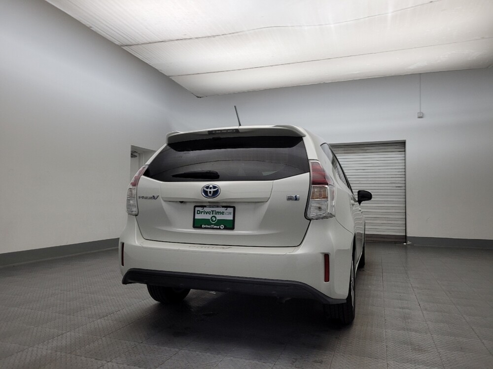 2015 Toyota Prius V in Glendale, AZ 85301 - 18101482 7
