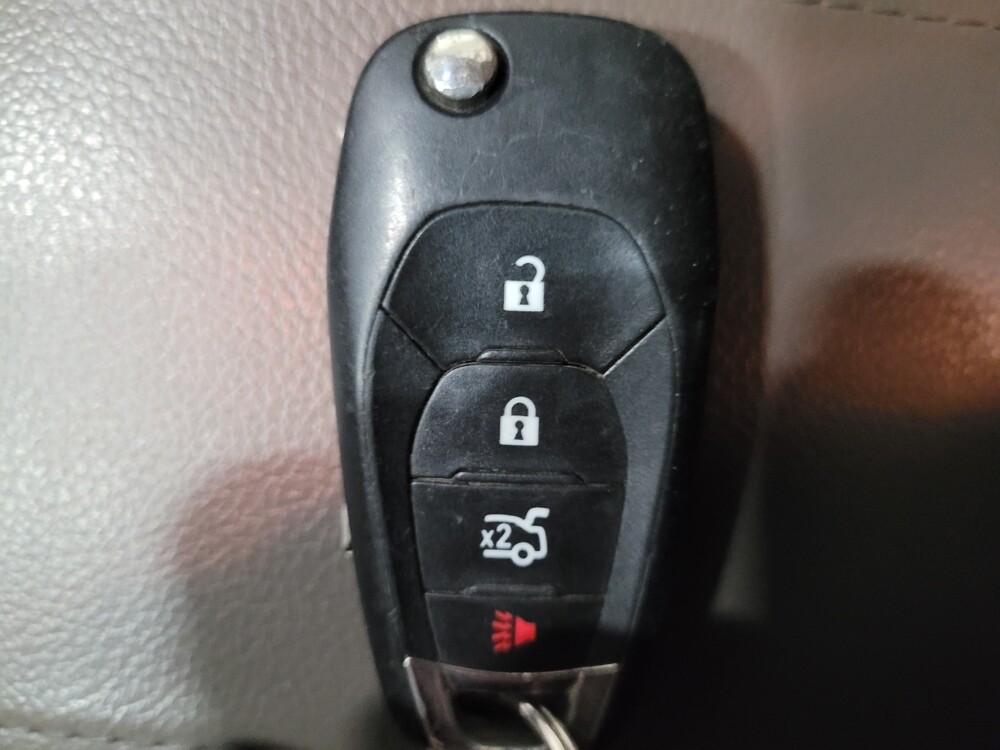 2017 Chevrolet Cruze in Chesapeake, VA 23320 - 18101491 32