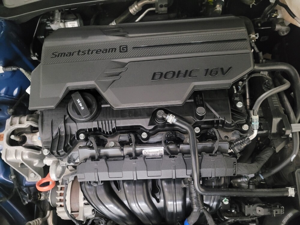 2021 Hyundai Elantra in Pittsburgh, PA 15236 - 18101501 30