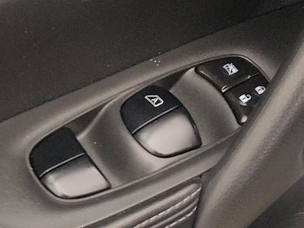 2018 Nissan Rogue Sport in Tampa, FL 33612 - 18101502 27