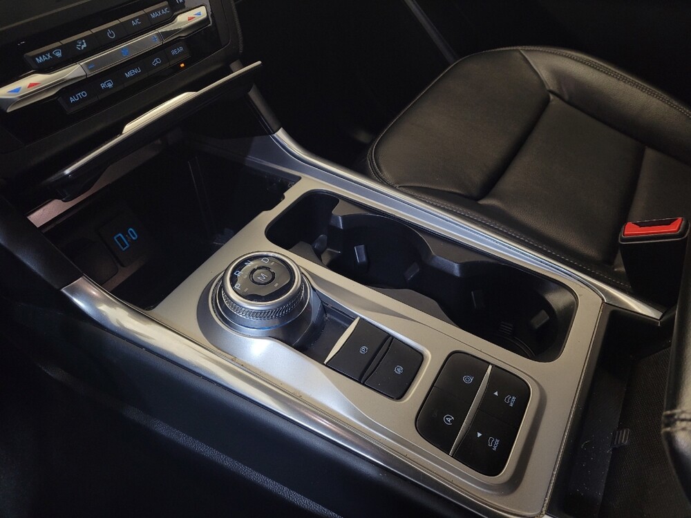 2020 Ford Explorer in Columbus, OH 43228 - 18101510 26