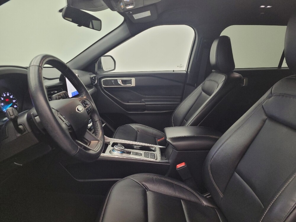 2020 Ford Explorer in Columbus, OH 43228 - 18101510 17