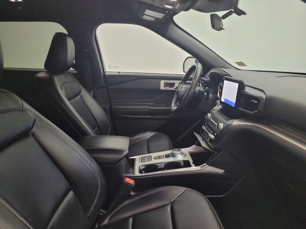 2020 Ford Explorer in Columbus, OH 43228 - 18101510 21