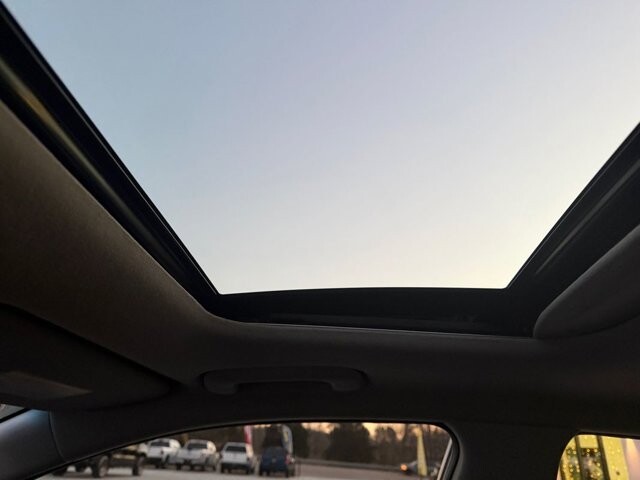 2017 Kia Niro in Knoxville, TN 37920 - 18101522 26