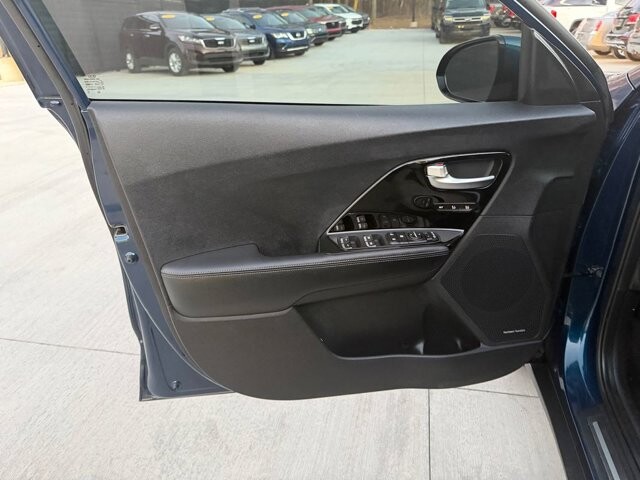 2017 Kia Niro in Knoxville, TN 37920 - 18101522 7