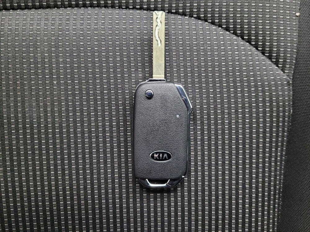 2020 Kia Forte in Las Vegas, NV 89104 - 18101552 32