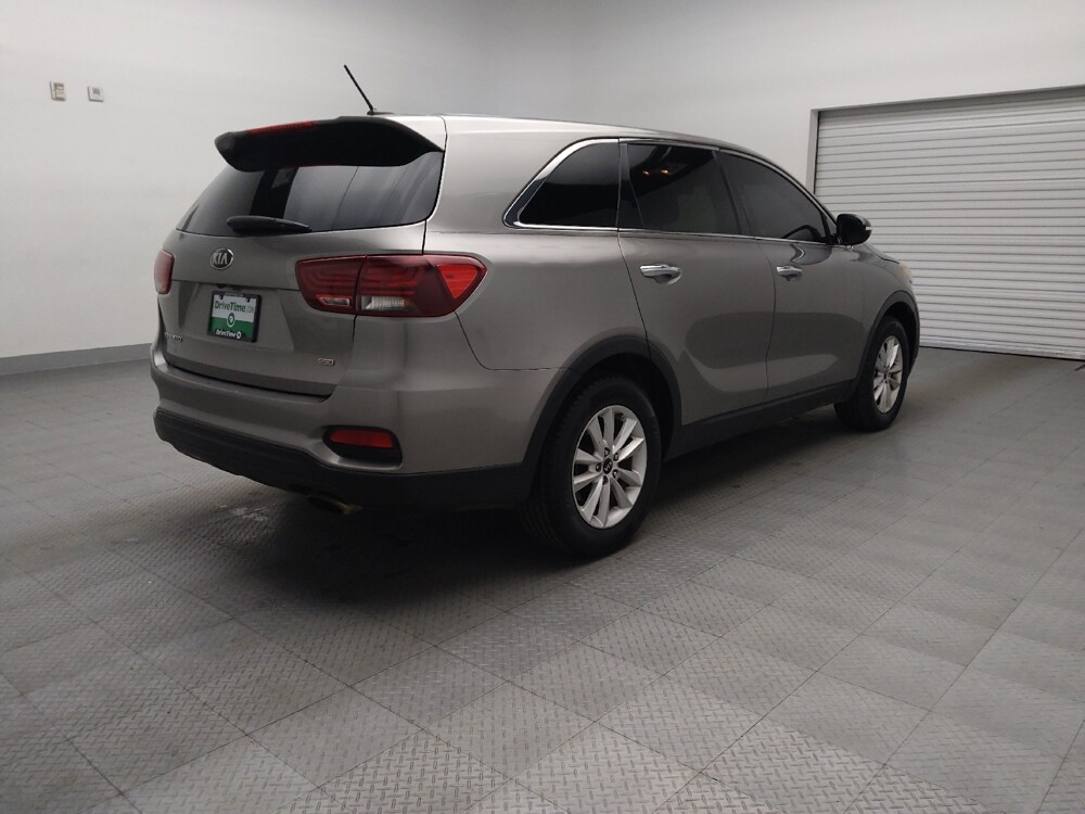 2019 Kia Sorento in Tulsa, OK 74145 - 18101595 9