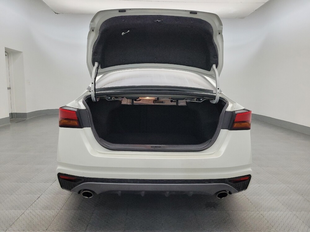 2019 Nissan Altima in Glendale, AZ 85301 - 18101602 29