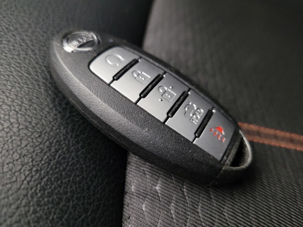 2019 Nissan Altima in Glendale, AZ 85301 - 18101602 32