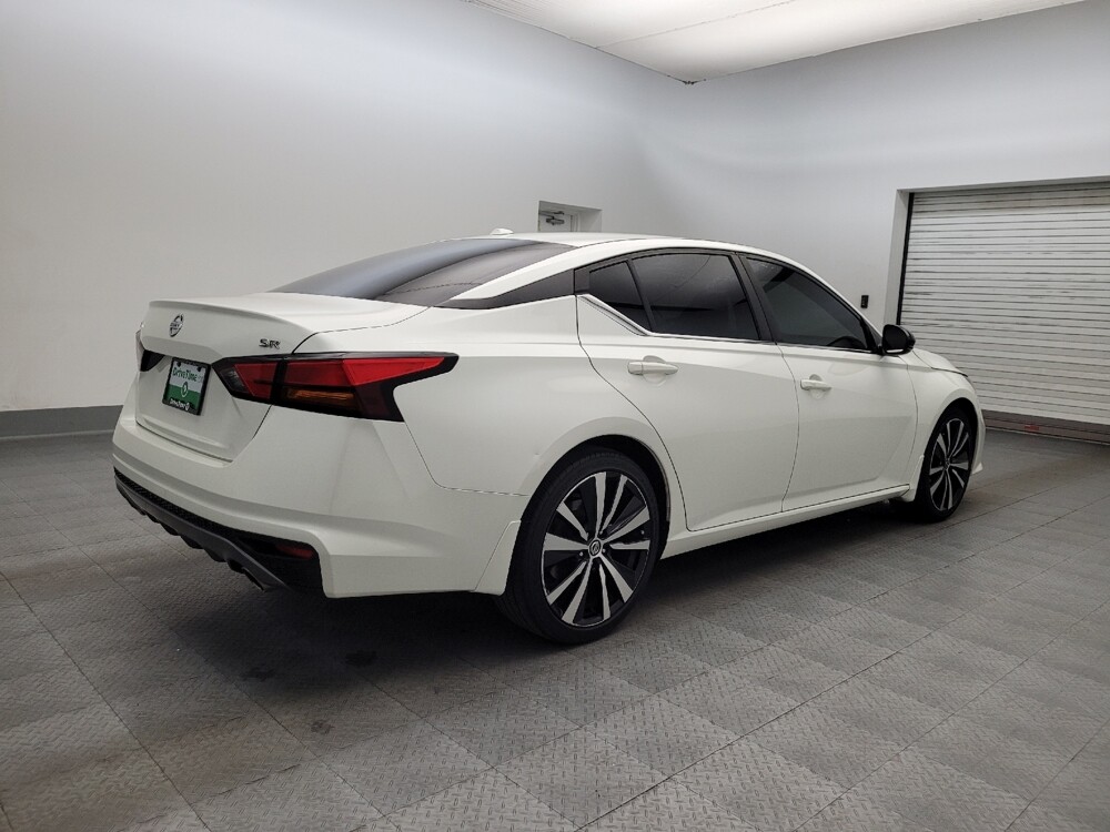 2019 Nissan Altima in Glendale, AZ 85301 - 18101602 9