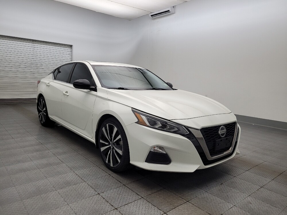 2019 Nissan Altima in Glendale, AZ 85301 - 18101602 13