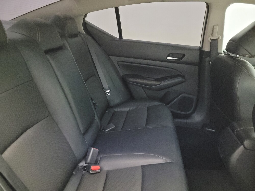 2019 Nissan Altima in Glendale, AZ 85301 - 18101602 19