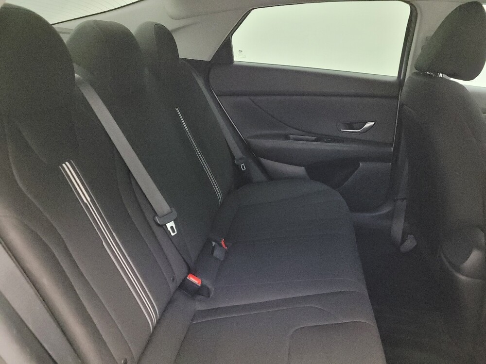 2021 Hyundai Elantra in Mesa, AZ 85210 - 18101613 19