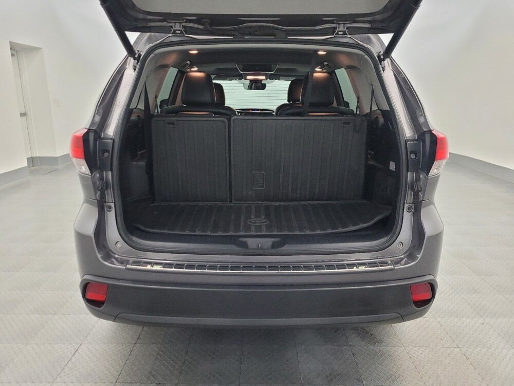 2018 Toyota Highlander in Mesa, AZ 85210 - 18101615 29
