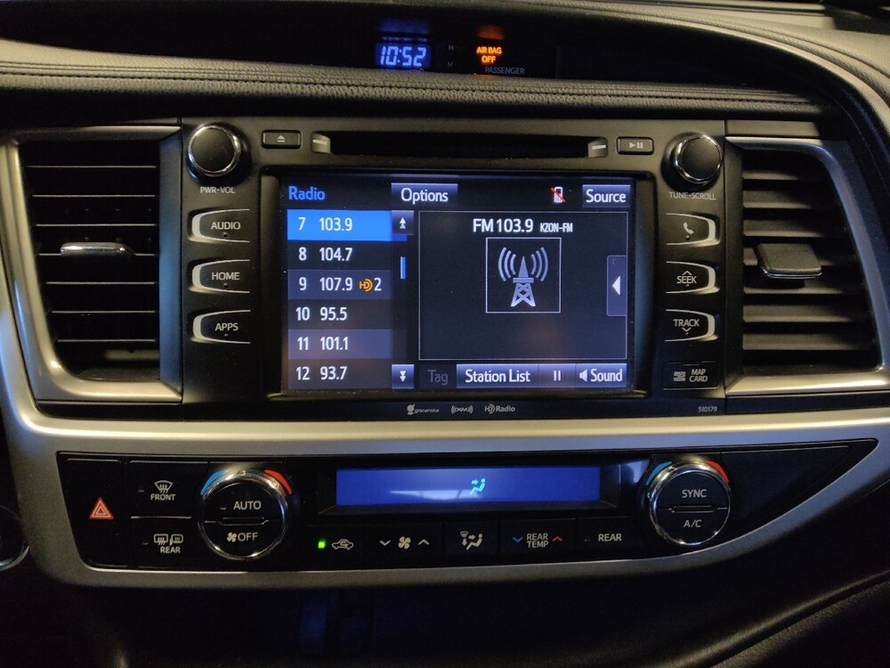 2018 Toyota Highlander in Mesa, AZ 85210 - 18101615 25