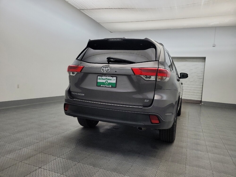 2018 Toyota Highlander in Mesa, AZ 85210 - 18101615 7