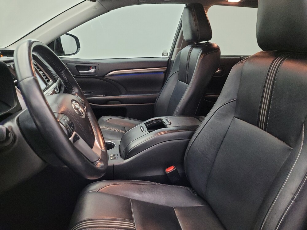 2018 Toyota Highlander in Mesa, AZ 85210 - 18101615 17