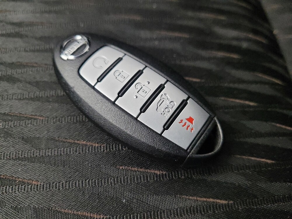 2017 Nissan Rogue in Mesa, AZ 85210 - 18101618 32