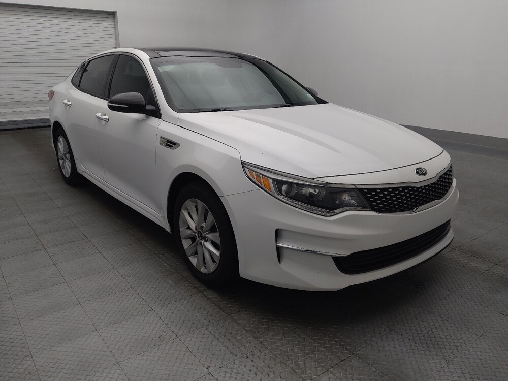 2018 Kia Optima in Orlando, FL 32808 - 18101639 13