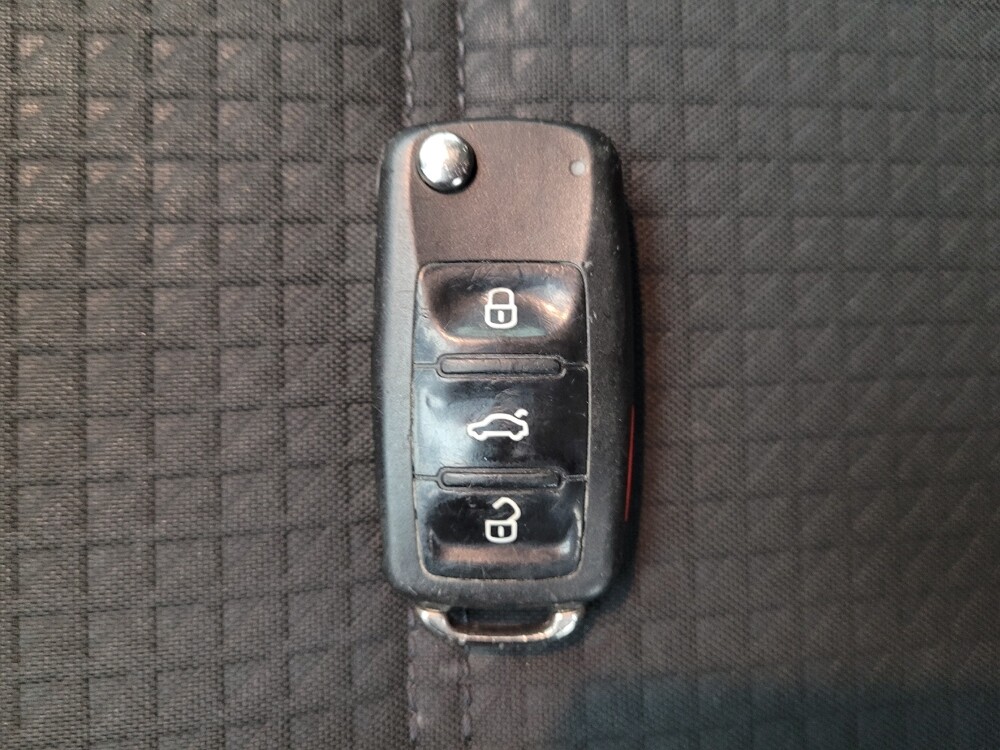 2016 Volkswagen Jetta in Raleigh, NC 27604 - 18101656 32