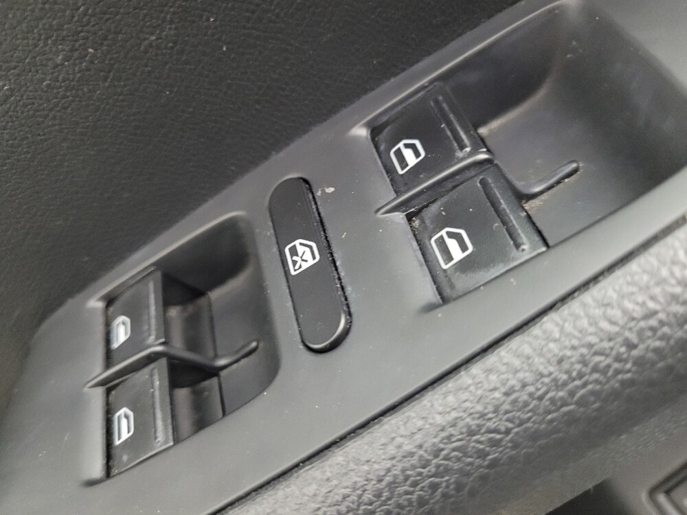 2016 Volkswagen Jetta in Raleigh, NC 27604 - 18101656 27