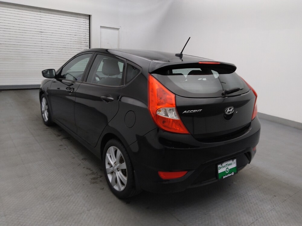 2014 Hyundai Accent in Greensboro, NC 27407 - 18101659 5