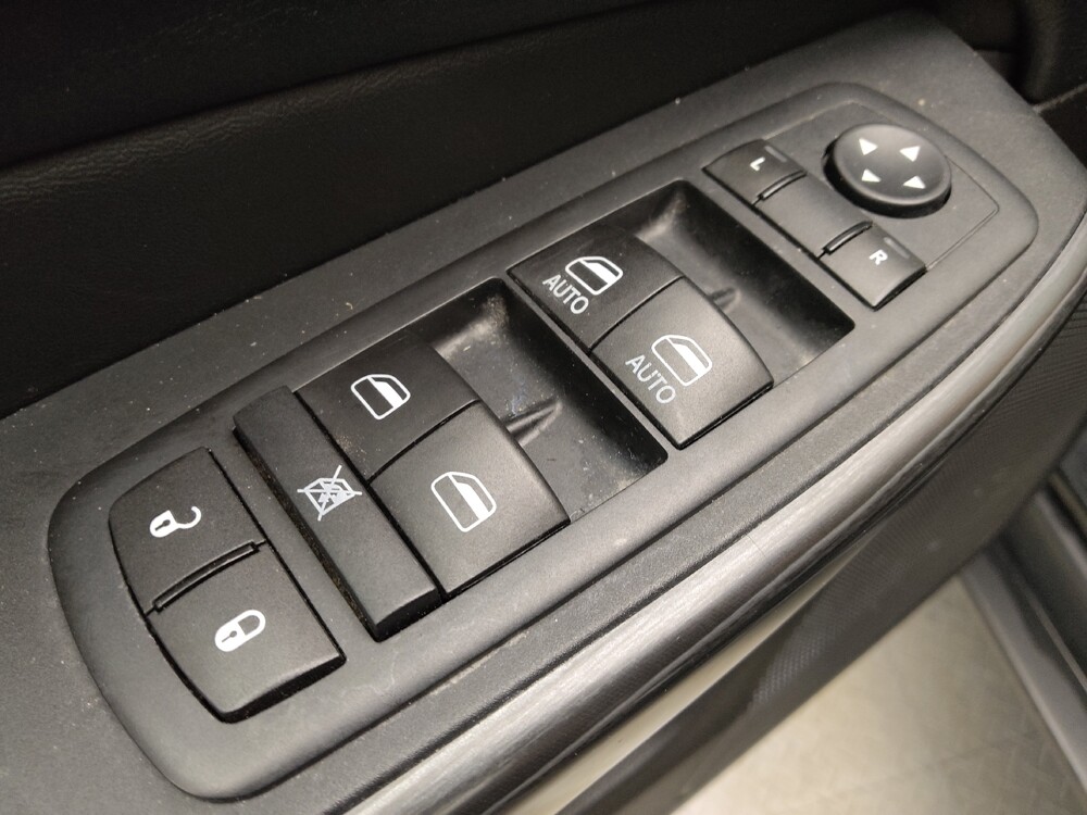 2015 Jeep Cherokee in Lakewood, CO 80215 - 18101666 27