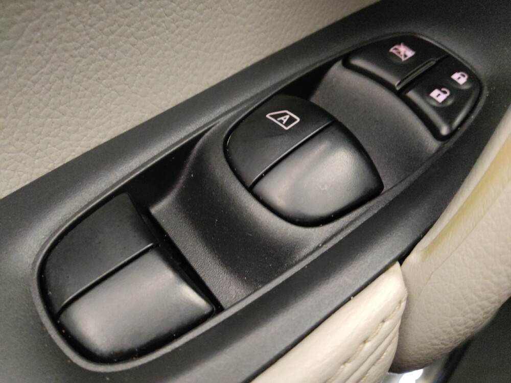 2017 Nissan Rogue Sport in San Antonio, TX 78238 - 18101690 27