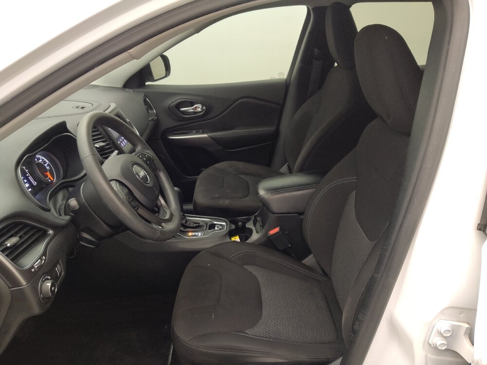 2019 Jeep Cherokee in Houston, TX 77074 - 18101692 17