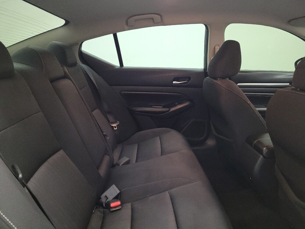 2021 Nissan Altima in Miamisburg, OH 45342 - 18101711 19