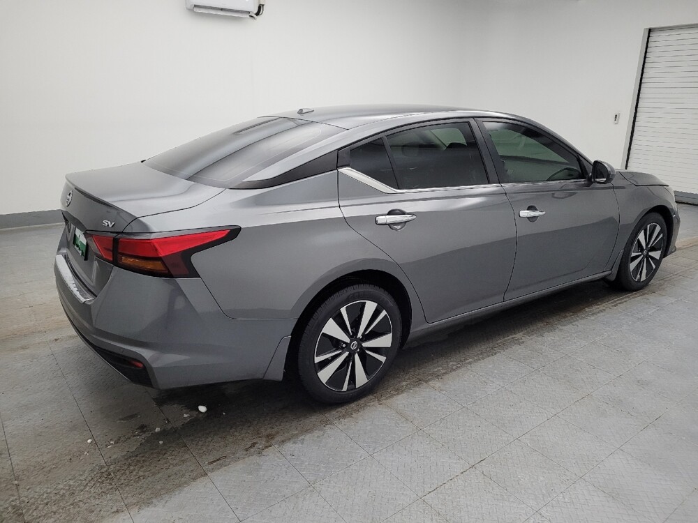 2021 Nissan Altima in Miamisburg, OH 45342 - 18101711 10