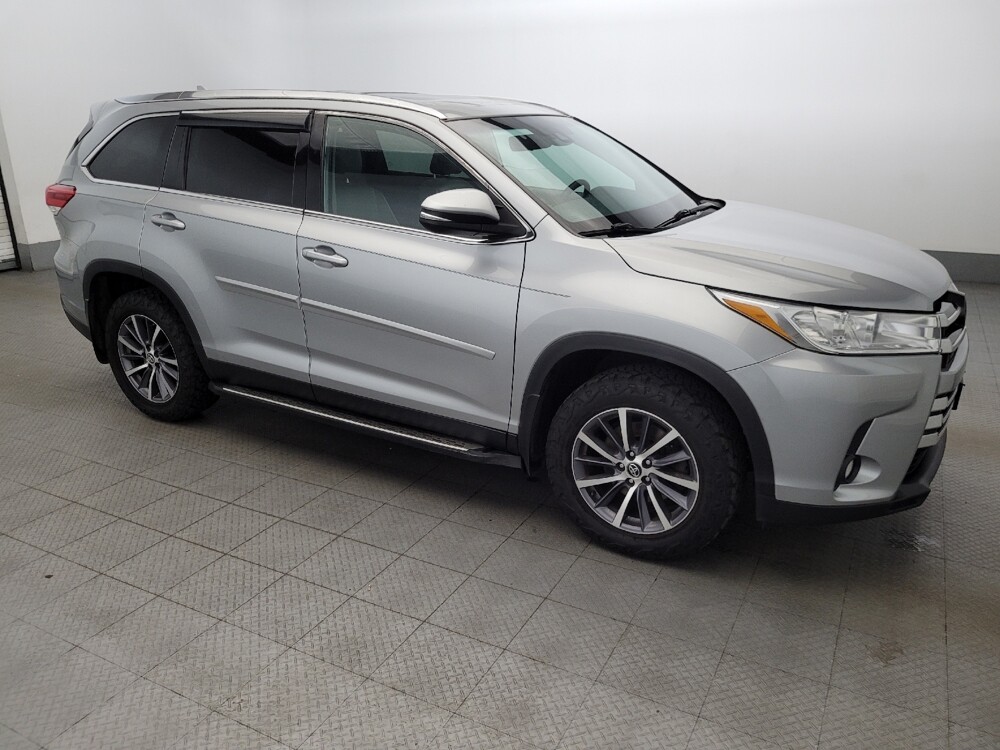 2019 Toyota Highlander in Allentown, PA 18103 - 18101715 11