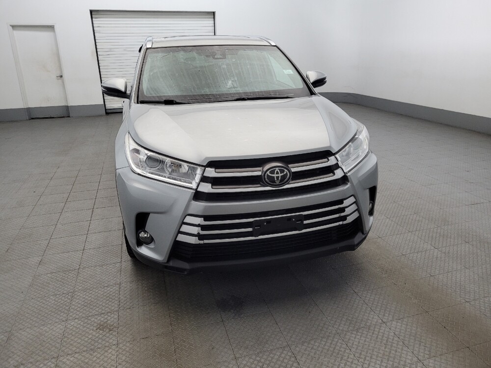 2019 Toyota Highlander in Allentown, PA 18103 - 18101715 14