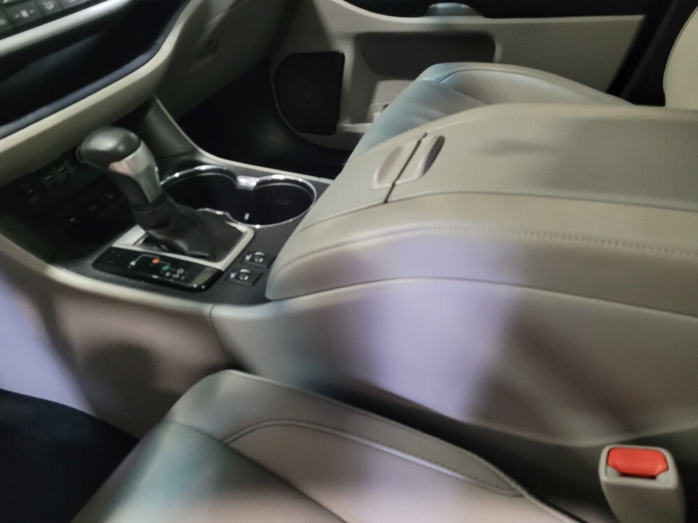 2019 Toyota Highlander in Allentown, PA 18103 - 18101715 26